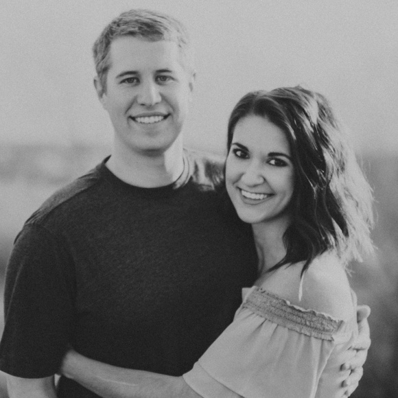 Meet your Posher, Lindsee! - Picture 1 of 2